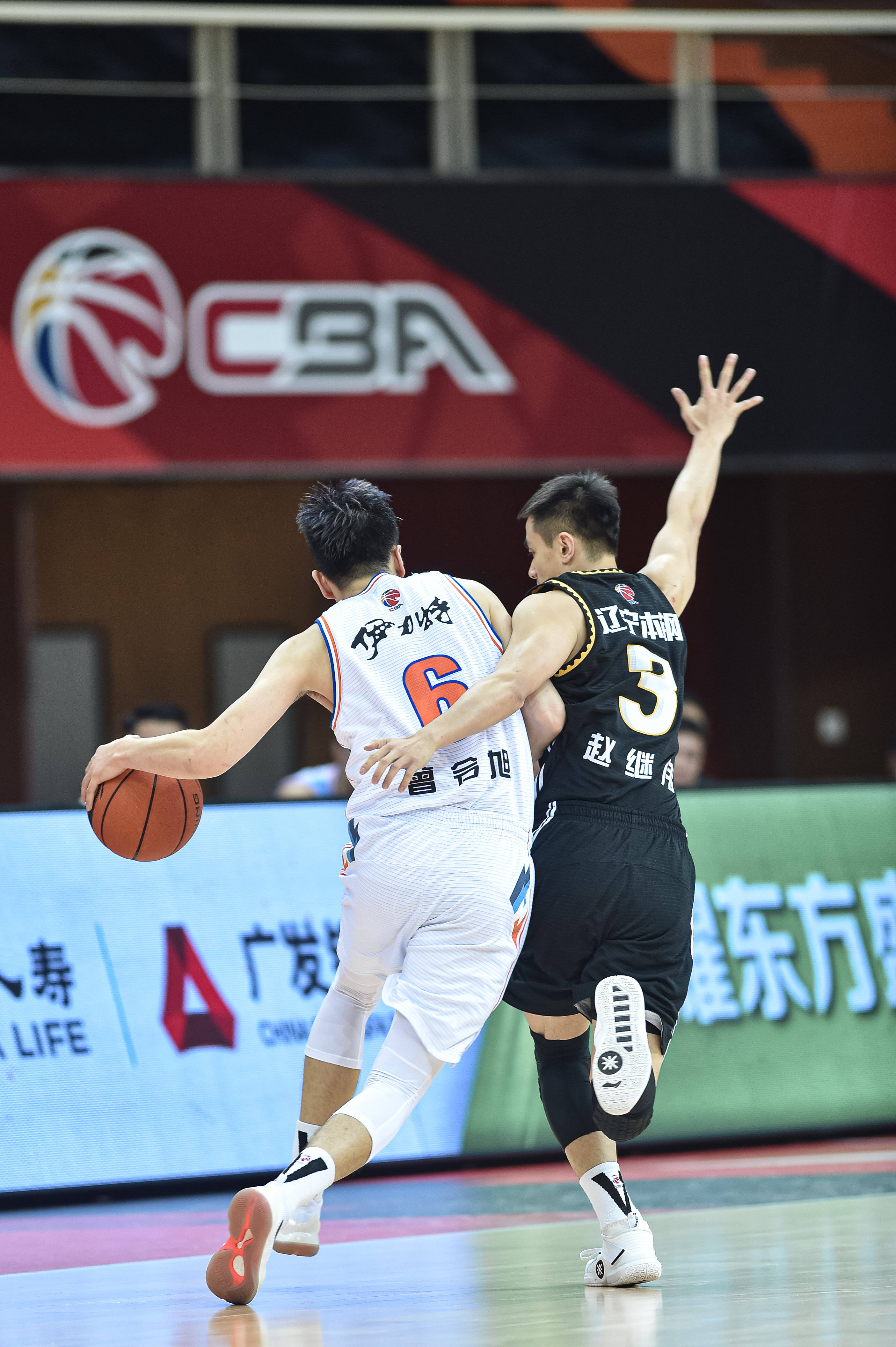 景是对巴尔 景是对巴尔